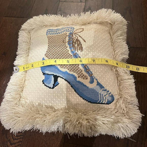 Cream Needlepoint pillow with blue boot and fringes - Picture 4 of 4